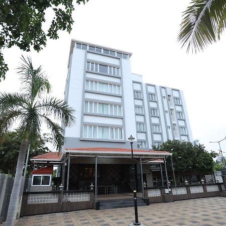 Hotel Minas Manor Tiruchirappalli Exterior foto
