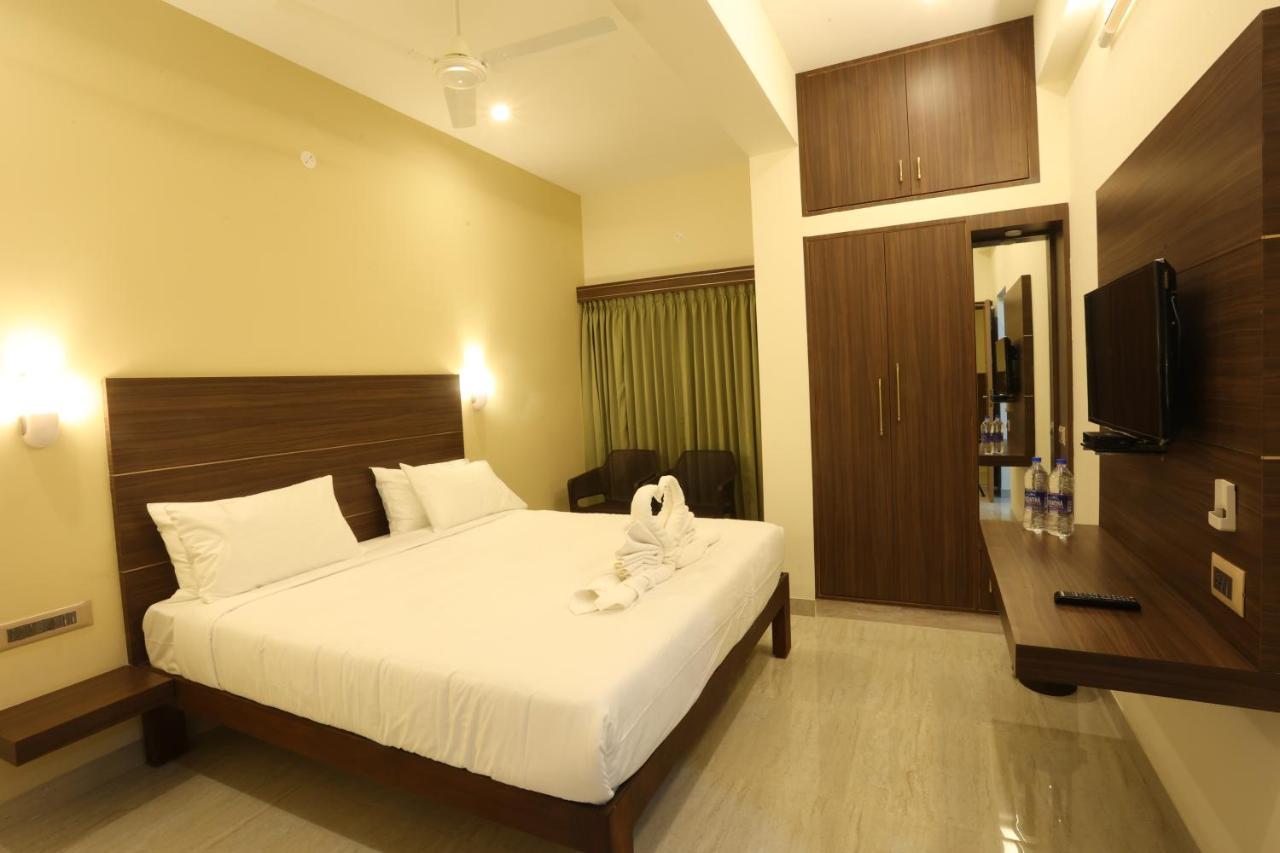 Hotel Minas Manor Tiruchirappalli Exterior foto