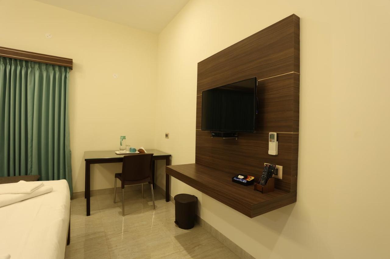 Hotel Minas Manor Tiruchirappalli Exterior foto