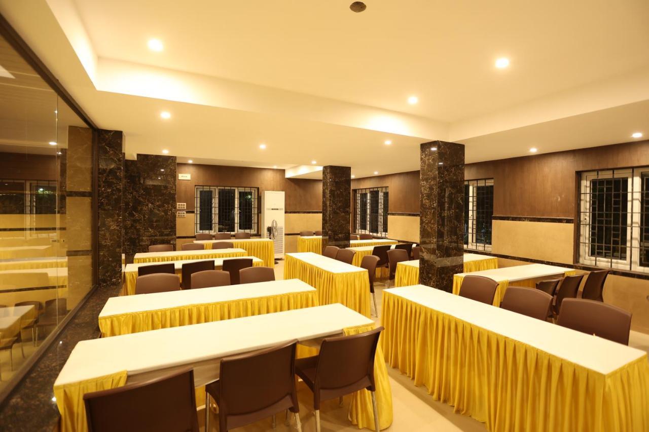 Hotel Minas Manor Tiruchirappalli Exterior foto