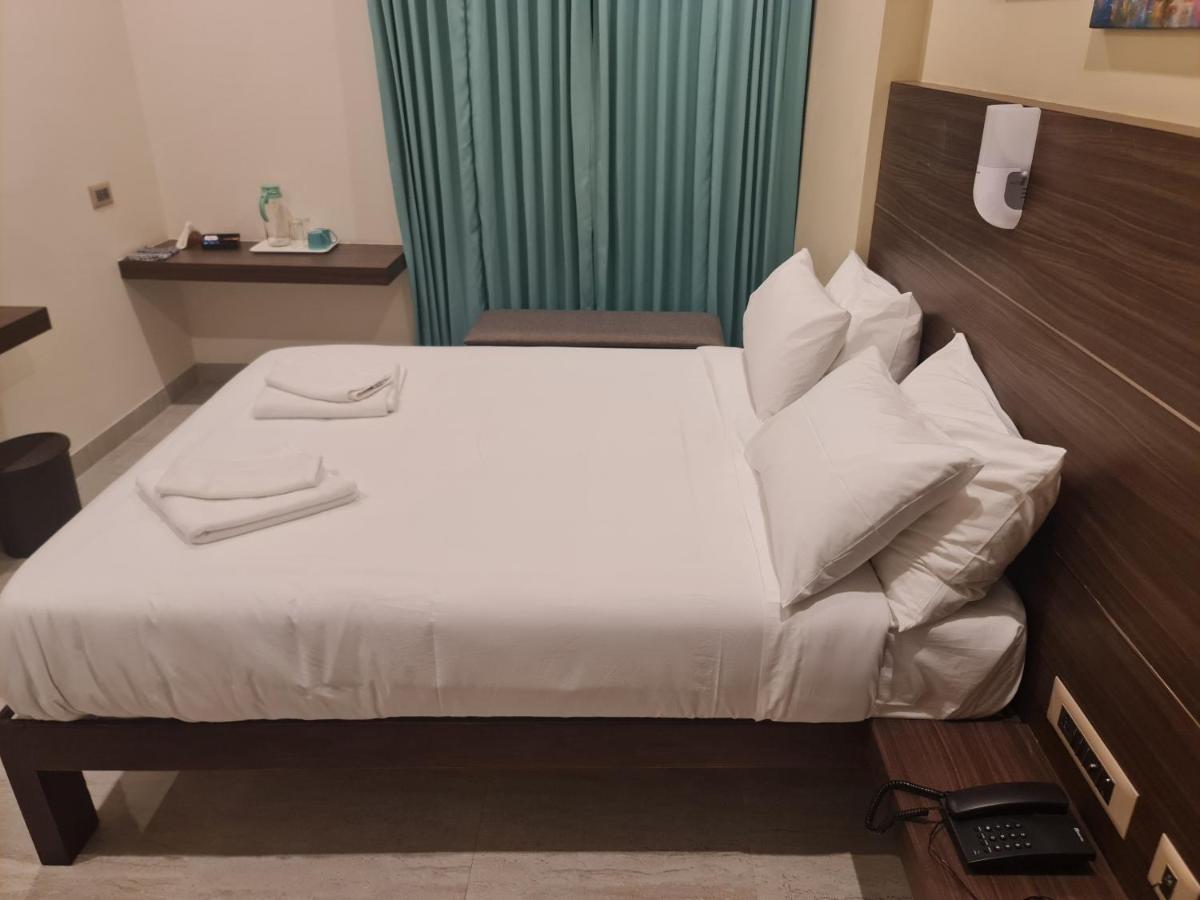 Hotel Minas Manor Tiruchirappalli Exterior foto